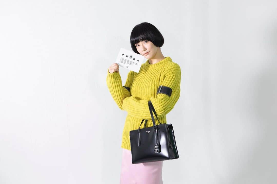 水川あさみのインスタグラム：「@Prada #PradaFW22 #PradaReEdition #PradaReEdition1995」