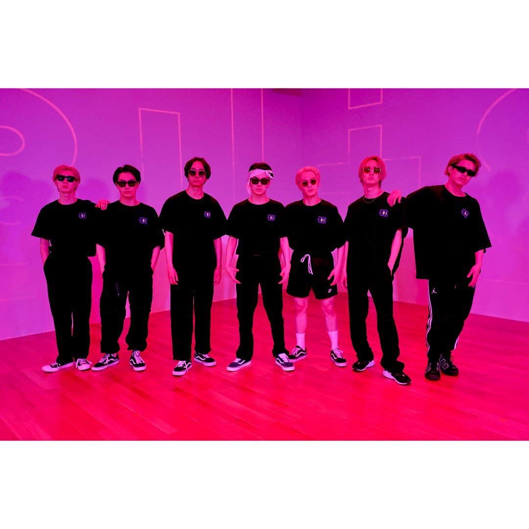 Travis Japan（トラジャ）さんのインスタグラム写真 - (Travis Japan（トラジャ）Instagram)「⁡ ⁡ +81 DANCE STUDIO #TIMEZONE #男闘呼組 ⁡ 初めて+81でサングラスしちゃった笑 いっぱいみてね✨ #松田元太 ⁡ First time wearing sunglasses for +81 lol  Please watch it many many times✨ #Genta ⁡ #p81dance  #Johnnys #TravisJapan  #JohnnysClassics #dance」2月24日 20時51分 - travis_japan_official