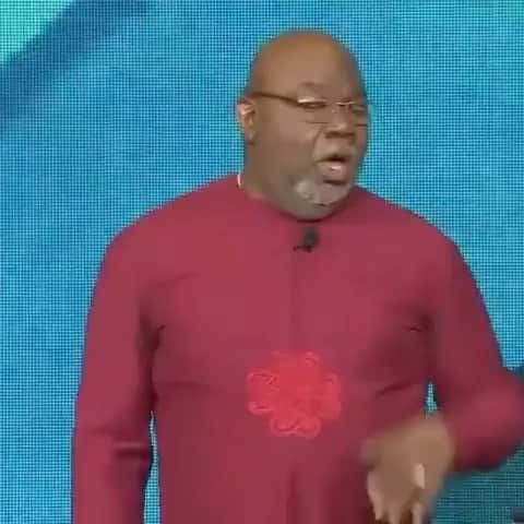 キーシャ・エップスのインスタグラム：「I know a lot of us have been praying before the pandemic, heavily during the pandemic, still and now even more- it’s necessary.  Praying for Ukraine. For the families. For your family Lisa🙏🏽  Praying for us all.  Like @tamikadmallory said-  “Pay Attention”」