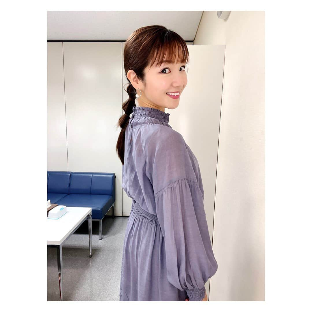 長野美郷さんのインスタグラム写真 - (長野美郷Instagram)「先日のプライムニュース😊  メイクさんのご提案で、 #玉ねぎヘアー に🧅 新鮮！  #プライムニュース #🧅 #ロングヘアアレンジ  髪けっこう伸びてきて、重量あるんです 切ったら体重減るんじゃ？！って、思うくらい🤭」2月24日 18時25分 - misato_nagano_1127