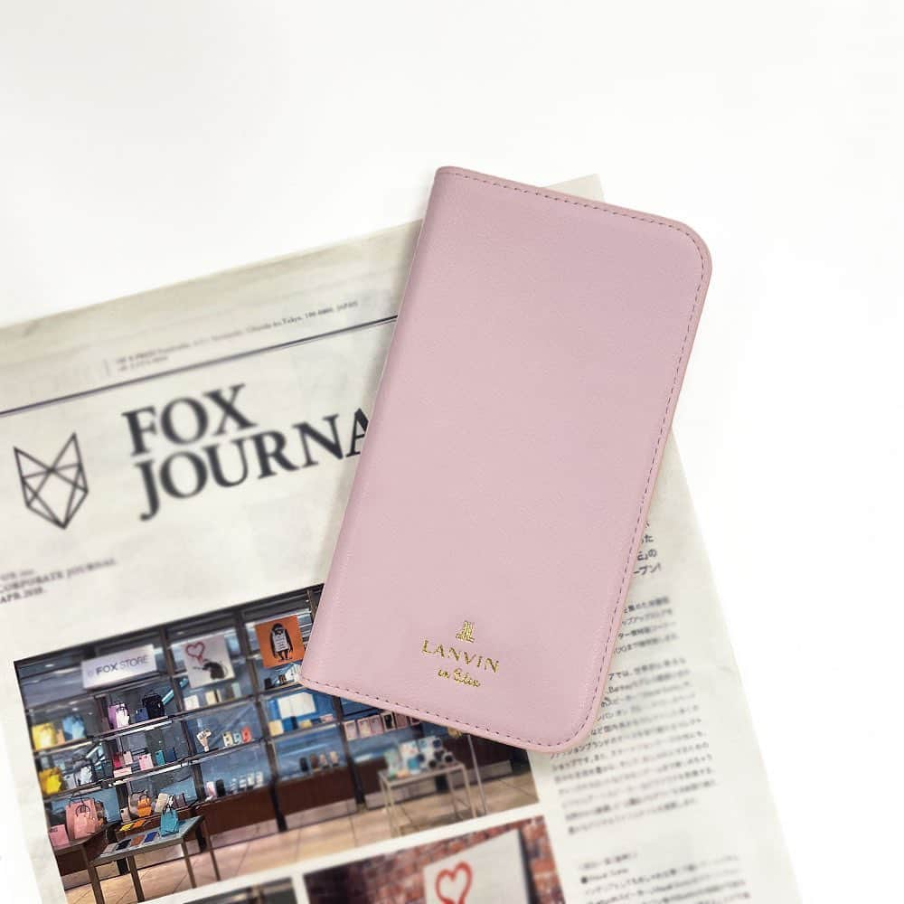 caseplayのインスタグラム：「♡ LANVIN en Bleu - FOLIO CASE CLASSIC ♡  大人気カラーSakura Pink🌸  LANVIN en Bleuの手帳型ケースが 登場しています！  シンプルで使いやすいデザインに ロゴのワンポイントがかわいらしい 手触りのいい手帳型ケースです  ケースの内側には LANVIN en Bleuの代名詞である ハート形をモチーフにしたポケットで 細部にまでこだわってデザインされています  〇詳細はトップページリンクより 公式ONLINE SHOPでご覧ください → @fox.inc_store  --------------------  【対応機種】 ・iPhone 12/12 Pro ・iPhone 12 mini  【カラー】 ・Sakura Pink🌸 ・Navy ・Dark Navy ・Beige --------------------  この他にもiPhone 13 シリーズ対応の ケースも多数ございますので、 是非【公式ONLINE SHOP】 チェックしてみてください！  #lanvinenbleu  #さくら  #桜ピンク  #手帳型iphoneケース  #icカードケース  #ピンクカラー  #ランバンオンブルー  #可愛いものが好き」