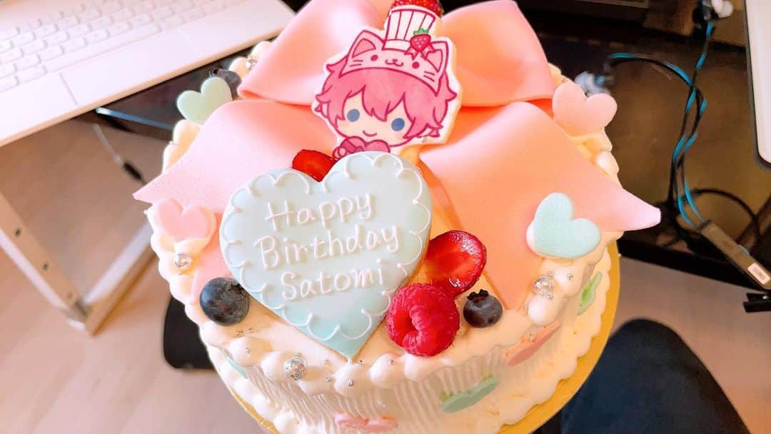 さとみさんのインスタグラム写真 - (さとみInstagram)「✨🍰誕生日です🍰✨  沢山お祝いしてくれてありがとう🐱💗 幸せな一日！！！ ここでも祝って🥺」2月24日 19時02分 - satoniya_