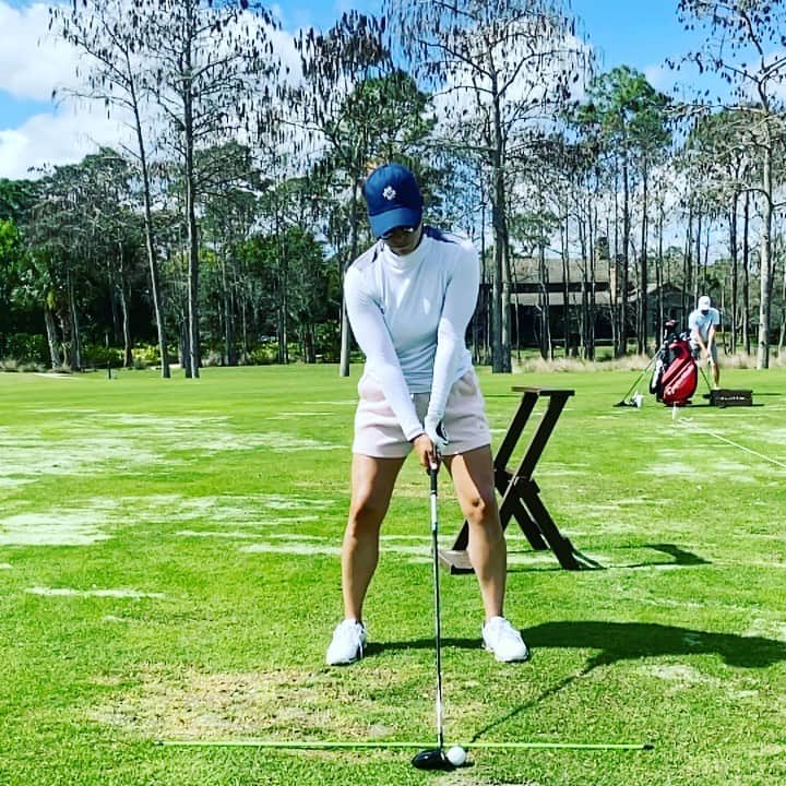 のインスタグラム：「3 week break is over! Singapore 🇸🇬 next stop!」