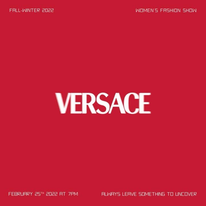 ジャンニヴェルサーチのインスタグラム：「Coming Into Focus.  Your invitation to watch the #VersaceFW22 Women’s fashion show, tomorrow at 7pm CET on our social media channels and Versace.com.」