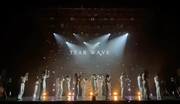 Achiのインスタグラム：「Tear Wave @kvibaba   あの日自然にみんなのこころがながした涙を 俺は一生忘れない。」