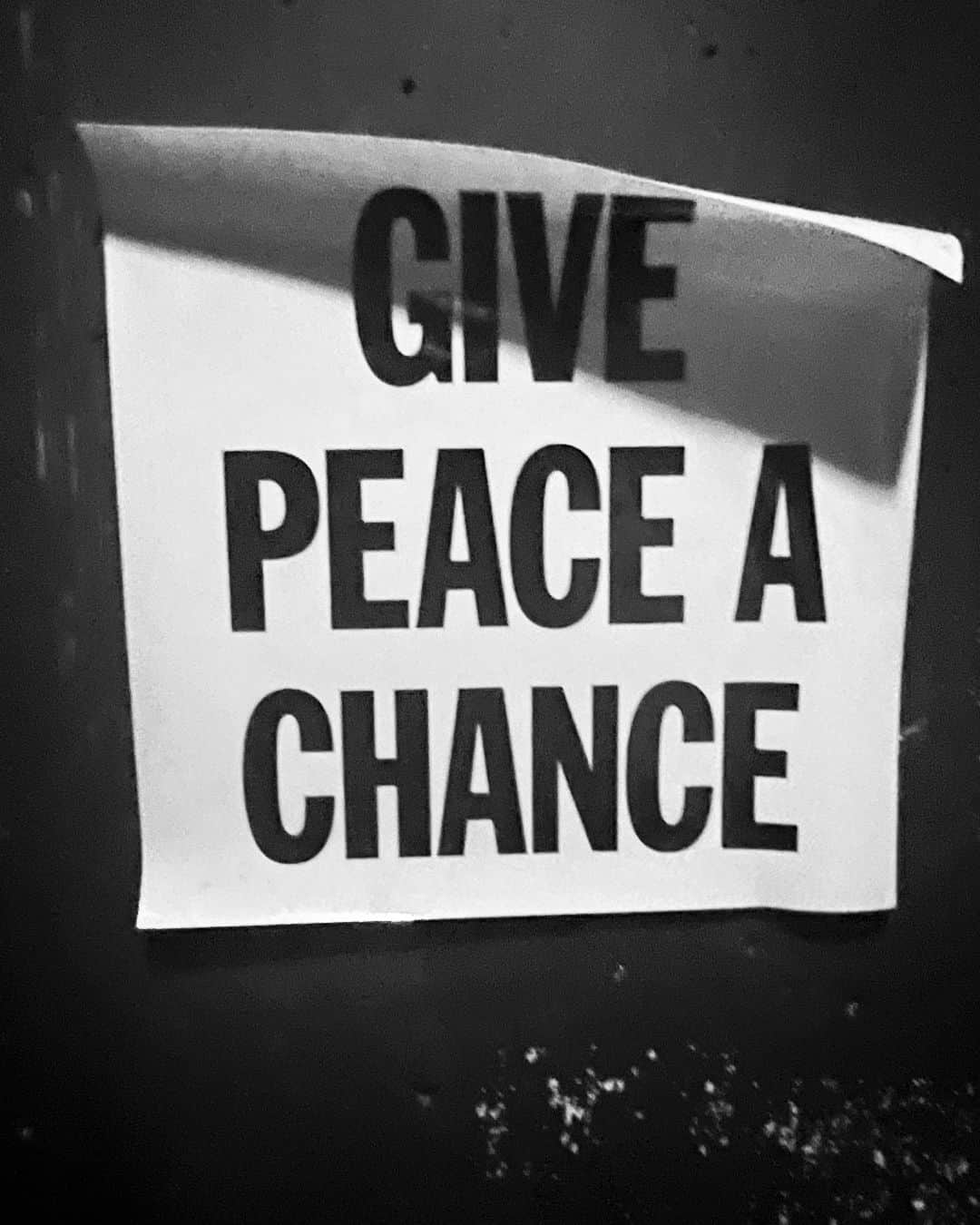 野村訓市さんのインスタグラム写真 - (野村訓市Instagram)「I still believe in peace. May the force be with Ukraine」2月25日 1時30分 - kunichi_nomura