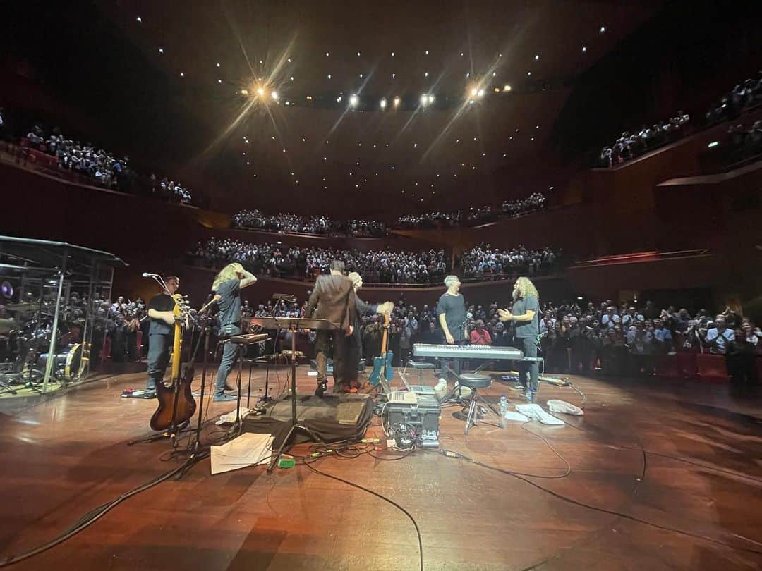 ミューさんのインスタグラム写真 - (ミューInstagram)「Tak København! Yesterday was such a perfect end to this tour with @dkunderholdningsorkester which we have enjoyed immensely! Thank you to all who attended 🧡It means a lot to us!」2月25日 1時42分 - mewofficial