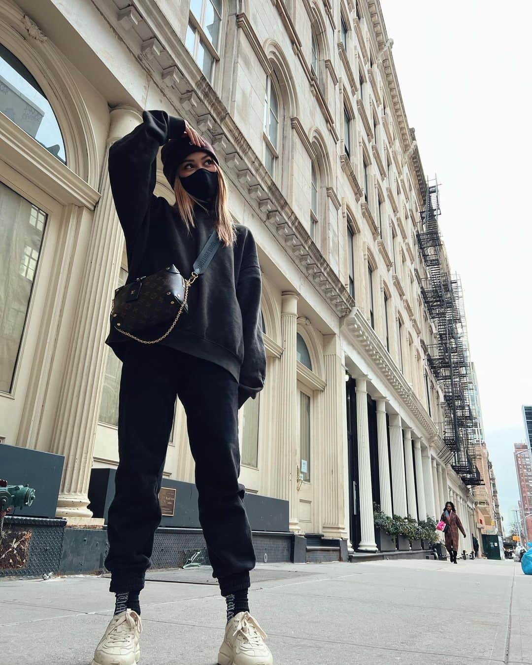 リリーマイマックのインスタグラム：「New York looks good on meeee 😛」