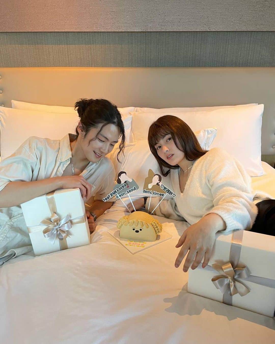 キム・ヨンジのインスタグラム：「오원이랑 rmk랑 용지랑 셋이 수다 떤 날 💜@rmkkorea @owon_seoul 💙 곧 유트브에서 확인 하실 수 있어요!!!!!!!」