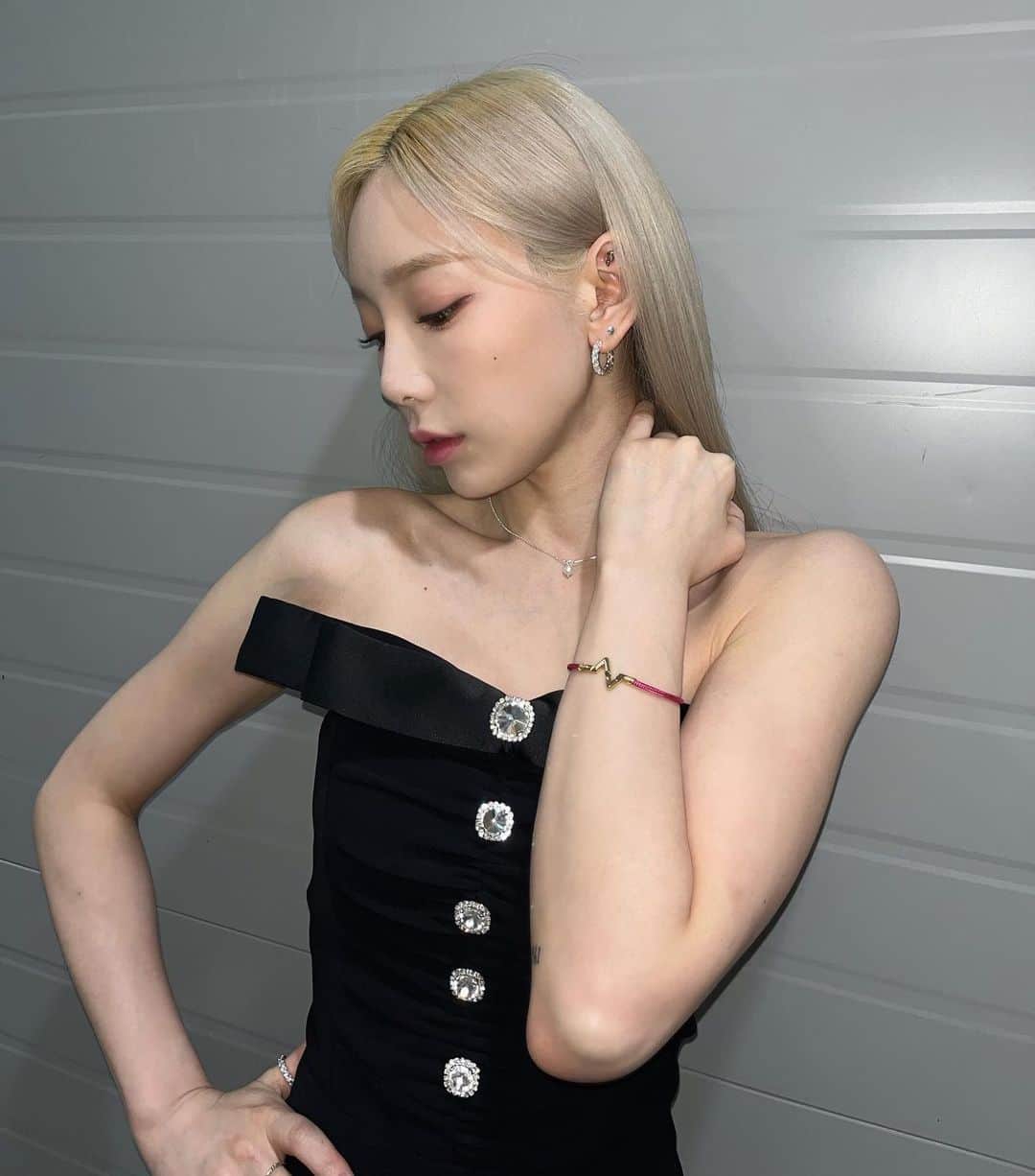 テヨン のインスタグラム：「#광고 @louisvuitton #LVVolt ⚡」