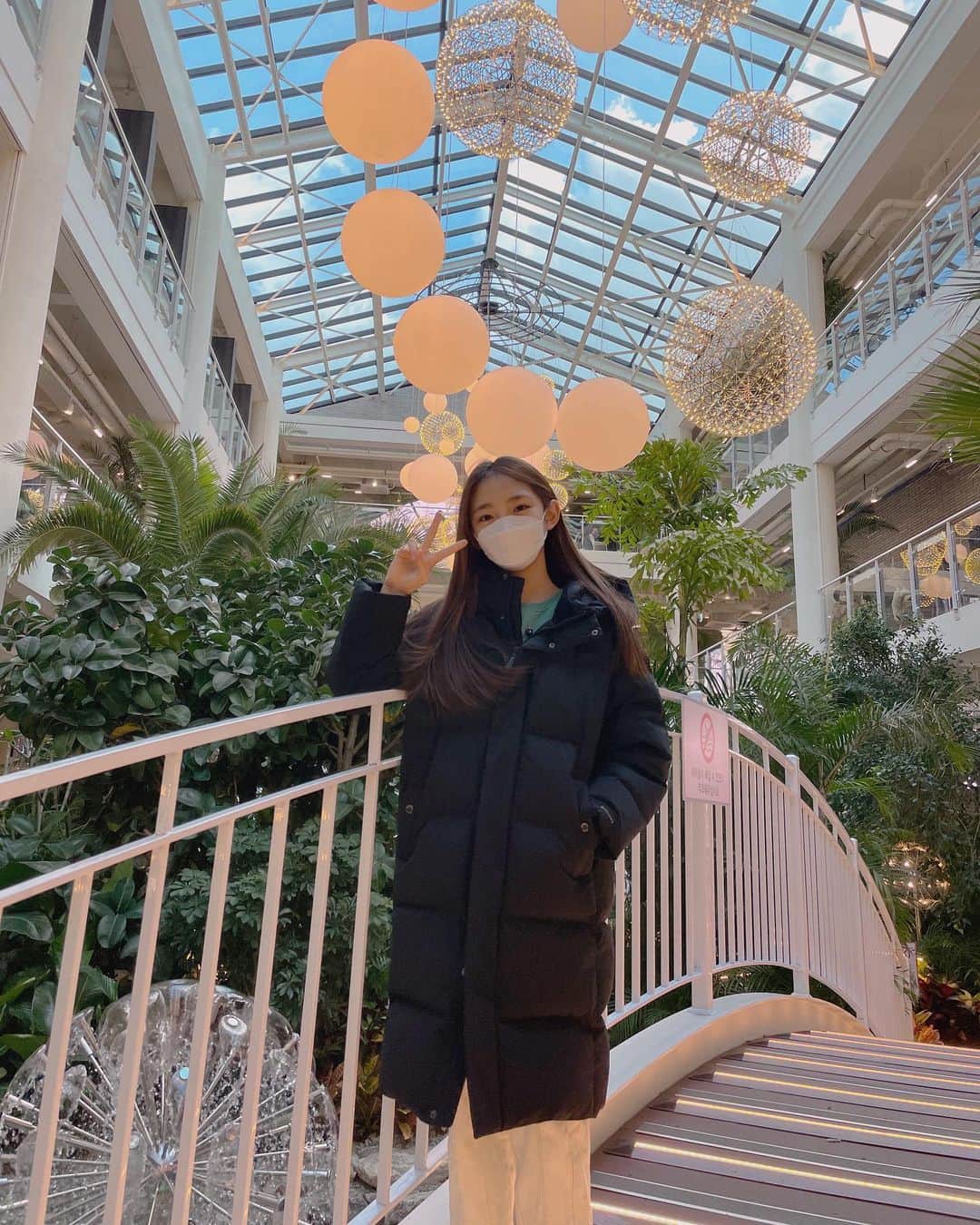 ウンチェのインスタグラム：「. 이제 언니의 향기가 물씬 나는 은채 , 언제 이렇게 컸냐구 -  이왕 크는거 쑥쑥 좀 크자😝」