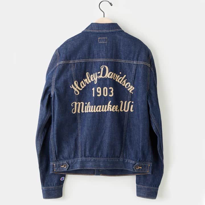 トッドスナイダーのインスタグラム：「AVAILABLE NOW. The Harley-DavidsonⓇ x Champion by TS Collection—inspired by the team jerseys, workwear and leather jackets that riders and rebels once wore a century ago.  Tap the link in bio or stop by TS Madison Park to shop now.  #HarleyDavidsonxChampionbyTS」