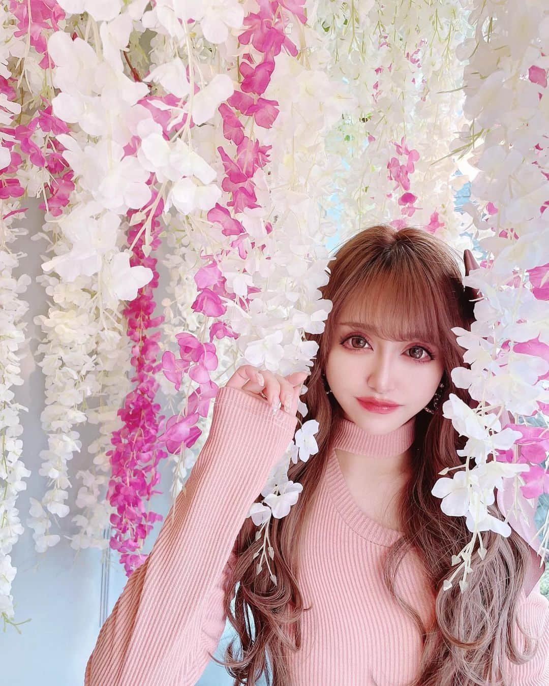 桜井莉菜さんのインスタグラム写真 - (桜井莉菜Instagram)「【 @hautecouturecafe_official 】には、いつも何着てくか迷う〜💗💗💗 今回はダスティピンクで💖 【 @riina_couture 】のお洋服と相性良くて幸せ空間💖 デカリボンもリーナの大人気商品🎀💖 いやーまさに映え空間とはこの事🙋‍♀️✨  #目黒#目黒カフェ#アフタヌーンティー#目黒アフタヌーンティー#映えカフェ#映え空間#riinacouture#ダスティピンク#ダスティーピンク#ワンピース」2月25日 20時48分 - rina__sakurai