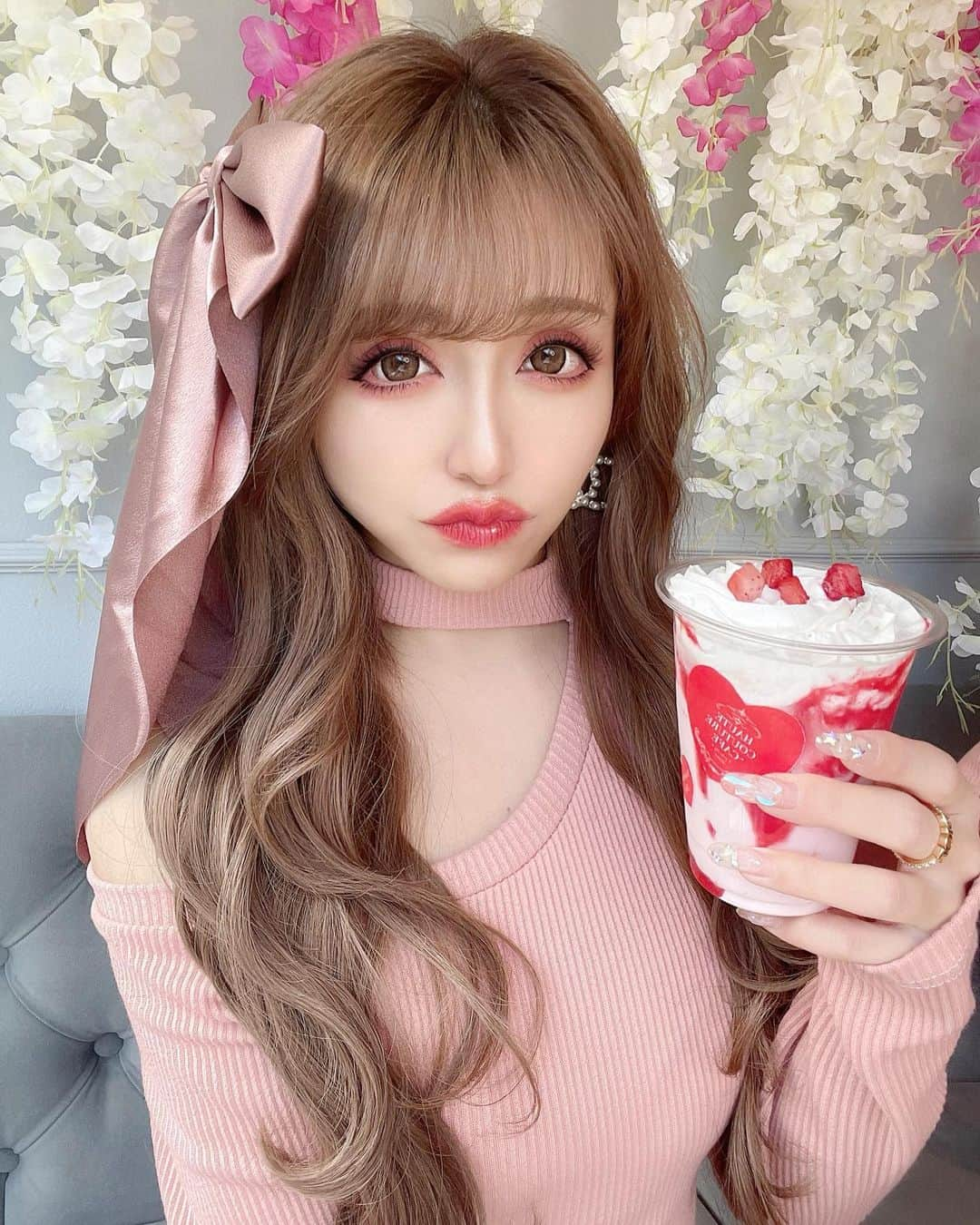 桜井莉菜さんのインスタグラム写真 - (桜井莉菜Instagram)「【 @hautecouturecafe_official 】には、いつも何着てくか迷う〜💗💗💗 今回はダスティピンクで💖 【 @riina_couture 】のお洋服と相性良くて幸せ空間💖 デカリボンもリーナの大人気商品🎀💖 いやーまさに映え空間とはこの事🙋‍♀️✨  #目黒#目黒カフェ#アフタヌーンティー#目黒アフタヌーンティー#映えカフェ#映え空間#riinacouture#ダスティピンク#ダスティーピンク#ワンピース」2月25日 20時48分 - rina__sakurai