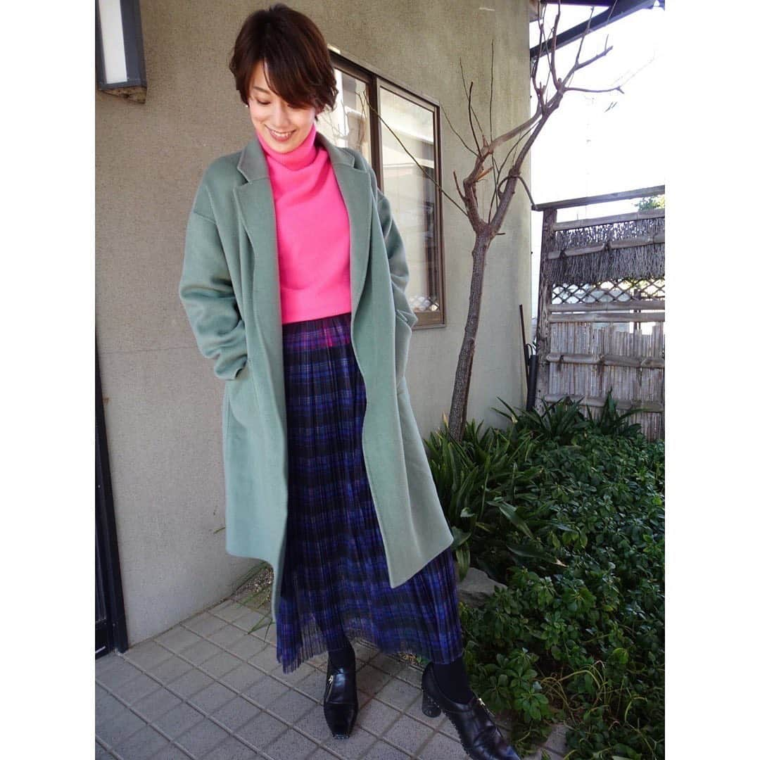 佐藤美希さんのインスタグラム写真 - (佐藤美希Instagram)「明日2/26(土)8:30〜とちぎテレビ「魅せます！とちブラ」放送です！  今回のテーマは「佐野衣装着雛」🎎  細かなところまで拘りを感じるお話をたくさん伺ってきました👘 伝統や文化を残していくためにも、雛人形を飾り続けなければ！！！  ・とちぎテレビ(再放送)3/3(木)20:00〜 ・東京MX(MX2)3/5(土)7:45〜 ・群馬テレビ3/6(日)18:45〜 ・KBS京都3/6(日)22:15〜  ぜひご覧ください✨  衣装 コート→ @canaco_official_  ニット→ @canaco_official_  スカート→ @canaco_official_  ピアス→ @roomx601   #とちブラ #栃木県 #佐野衣装着雛 #ひな祭り #雛人形 #canaco_ #room」2月25日 21時04分 - satomiki0626