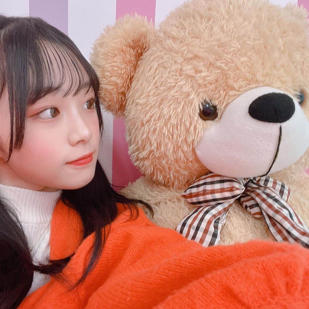 のインスタグラム：「今日の緊急報告ライブ来てくださったみなさん！！ ありがとうございます♥️  この度、YouTubeチャンネル『After School Music Forest』が開設され、初期メンバーとして、私も、参加させていただくことになりました！  そして、動画第1弾として、私が、緑黄色社会さんのヒット曲「Mela!」のカバーをさせていただきました🤍🤍  皆にやっとお披露目出来ると思うと緊張とワクワクでしたが、沢山のコメントを皆さんがくれたので、とっても嬉しかったです！！🥲🤍  YouTubeチャンネル『After School Music Forest』にて公開されているので是非ご覧ください！！👀♥️  チャンネル登録もよろしくお願いします🙋‍♀️🕊   #ひまひまチャンネル #ひまひま #AfterSchoolMusicForest」