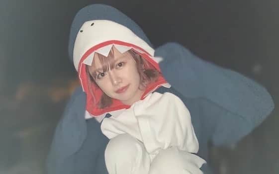 眞白桃々のインスタグラム：「マシロザメ🦈」