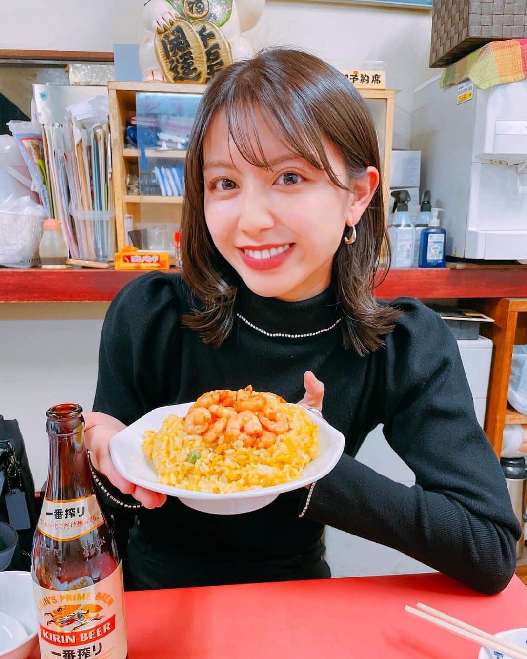 西村まどかさんのインスタグラム写真 - (西村まどかInstagram)「えびチャーハン🍤 こんなに沢山えび入ってるの嬉し ㅤㅤㅤㅤㅤㅤㅤㅤㅤㅤㅤㅤㅤ 餃子とビールも美味しかった〜 餃子が好きな食べ物ランキングTOP5くらいに入るんですが、これすごく共感してくれる人と、全然わからない！って人に極端に分かれる🤔💭 餃子とビールは鉄板です。 ㅤㅤㅤㅤㅤㅤㅤㅤㅤㅤㅤㅤㅤ 📍三久飯店　 #エビチャーハン #餃子とビール」3月12日 18時34分 - madoka_nsmr