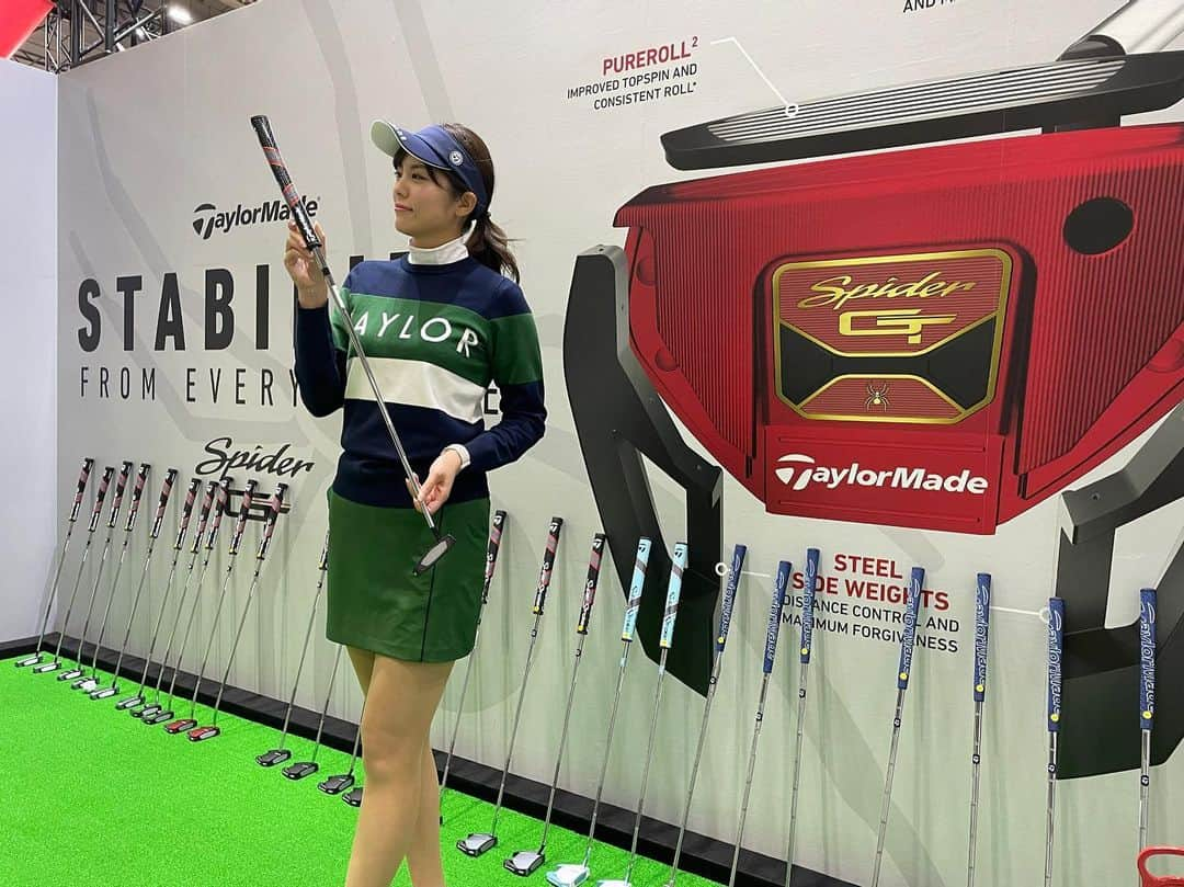 熊林保奈美さんのインスタグラム写真 - (熊林保奈美Instagram)「* . JAPAN GOLF FAIR 2022 2日目🏌🏻‍♂️  今日はクラブテーラーメイドの 衣装でブースにいます😊 昨日のスポーティーなツアーテーラーメイドとは変わって カジュアルで普段着できる可愛さ💚  写真はスパイダー良いなぁの眼差し😂 本日もよろしくお願いします🙌🏻 . . * #テーラーメイド #テーラーメイドゴルフ #スパイダー #テーラーメイドアパレル #クラブテーラーメイド #テーラーメイド2022 #JAPANGOLFFAIR」3月12日 10時24分 - hnm_k1004