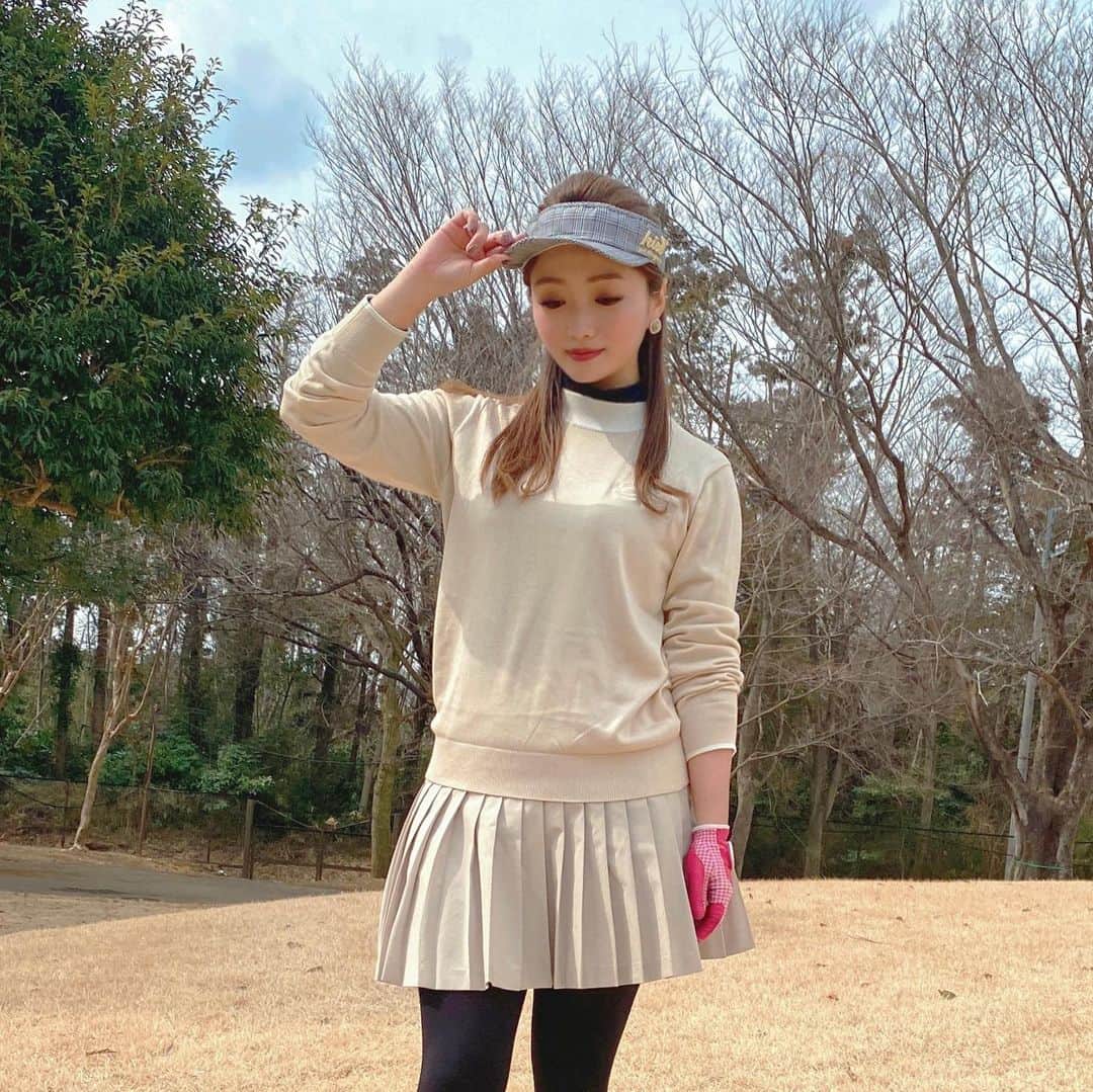 のインスタグラム：「・ ・ 初めてのカメリアヒルズカントリークラブ 🌺 ・ 綺麗なゴルフ場でした❣️ この日のコーデは、  トップ&スカート💜　@mufan_players  ・ ・  #musports #muスポーツ #ゴルフウェア #全身コーディネート #2022 #ゴルフ女子 #rebron #musアンバサダー #ゴルフ #ゴルフ女子 #ゴルフ好き #ゴルフウェア #ゴルフコーデ #ゴルフうまくなりたい #ゴルフ女子と繋がりたい #ゴルフ部 #ゴルフコーディネート #ゴルフばか #ゴルフ最高 #女子ゴルファー #インスタゴルフ女子#高尔夫 #高爾夫 #골프 #골프웨어 #golf #golfgirl #ゴルフ好きな人と繋がりたい #ゴルフ初心者 #ゴルフ大好き」