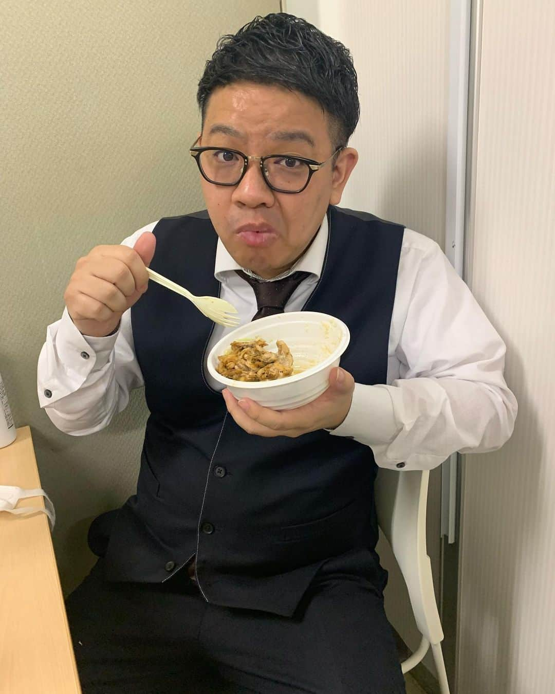 亜生さんのインスタグラム写真 - (亜生Instagram)「今日から復帰です！ ケバブ丼です！  #復活のケバブ丼 #これからバリバリ頑張ります」3月12日 14時56分 - aseihurricane