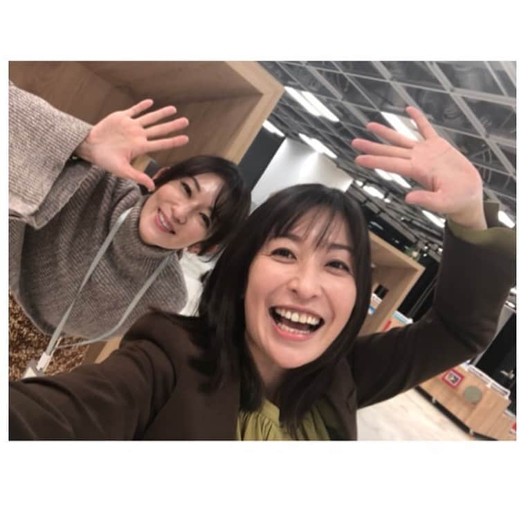 小野真弓さんのインスタグラム写真 - (小野真弓Instagram)「📺 BSTBS 『氷室想介の事件簿』 本日19時からO.Aです😊  犯人は誰なのか〜 推理してくださいね😏😏😏✨  是非ご覧ください👀✨  #Repost @himurosousuke.bs6 with @make_repost ・・・ #氷室想介の事件簿 予告映像第2弾公開🌟  いよいよ今週26日(土)よる7時放送！ 精神分析医と刑事のコンビが難事件を解決💡 精神分析によって導かれる犯人は？ ぜひご覧ください😊🔥  #BSTBS #ドラマ #サスペンス #2時間サスペンス #精神分析医氷室想介の事件簿  #吉村達也 #氷室想介の事件簿 #小泉孝太郎 #美村里江 #大河内奈々子 #筧美和子  #小野真弓 #松本岳 #山崎銀之丞 #永井大 #サイコセラピスト #サスペンス好き #犯人は」2月26日 8時44分 - hanaharuaroi