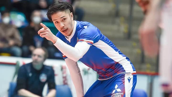 井手智のインスタグラム：「How to make a perfect pancake featuring @satoshi.ide 😎  #bouncehousetv #spontent #sportscontent #volleyballbundesliga #vbl #bundesliga #volleyball #homeofrespect #thisisonlythebeginning #bepartofit  📷 Corinna Beck」