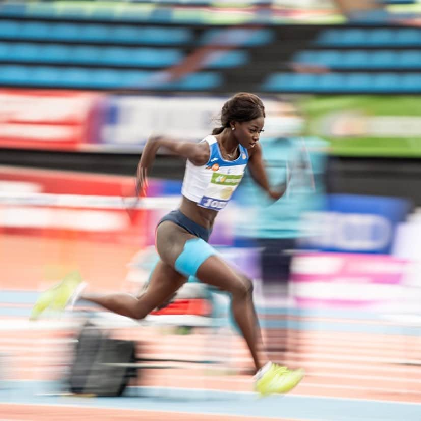 Fatima Diameのインスタグラム：「Ya en Ourense 📍El sábado a las 12:15 final de la longitud en el Cto de España Absoluto. 💪🏾 Podréis seguir la competición en directo por TDP 🖥  🔥🔥🤍  📸: @vsmphotoevents @momentodeporte」