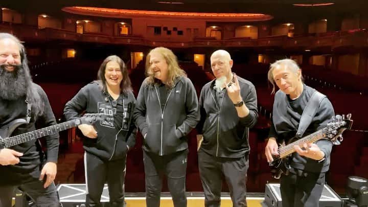 ドリーム・シアターのインスタグラム：「The gang’s all here 🤘 Boston @bochcenter let’s go! 🇨🇦 Canada we will see you soon…   #DreamTheater #TopOfTheWorldTour」