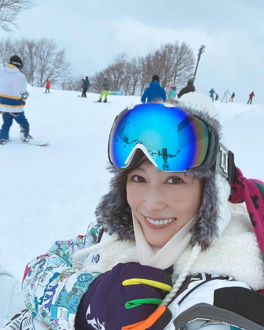 杏さゆりさんのインスタグラム写真 - (杏さゆりInstagram)「やーーーっと来れたスノボ🏂💕 今年で23年目になりますスノボ歴w . 軽いノリでちゃっと2人で電車で日帰りスノボ☺️☺️ そんな事出来る大切なお友達❤️ 誘ってくれてありがとう❤️ . 楽しかったあ☺️💕 #スノボ女子　#snowboarding  #snowboardgirl #スノボ #杏さゆり　#SayuriAnzu」2月26日 18時05分 - anzu_sayuri_official