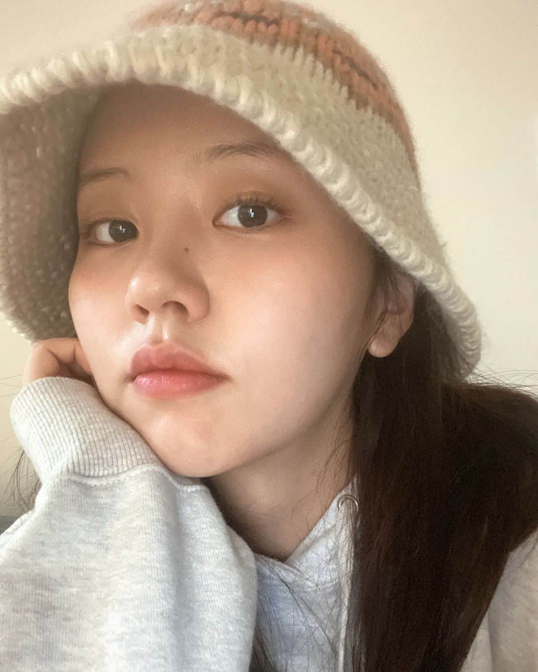 キム・ソヒョンのインスタグラム：「날이 많이 풀렸지만 미세먼지 조심!」
