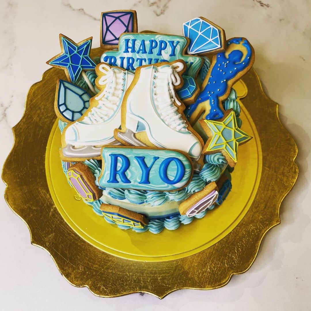 のインスタグラム：「大切な人からの最高のケーキ😍💕💕💕 @_cookieboy_さん作👏  #birthday#cookieboycake#skate」
