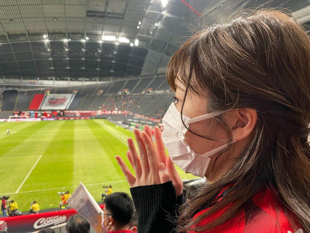 世永聖奈さんのインスタグラム写真 - (世永聖奈Instagram)「⚽️  燃えました。  北海道コンサドーレ札幌 ホーム開幕戦。  次は勝利を！  今シーズンもよろしくお願いします。  #北海道コンサドーレ札幌 #コンサドーレ札幌 #consadole #コンサドールズ #consadolls #ホーム開幕戦  ドールズパフォーマンス今年も最高！」2月26日 17時30分 - hbc_yonagasena