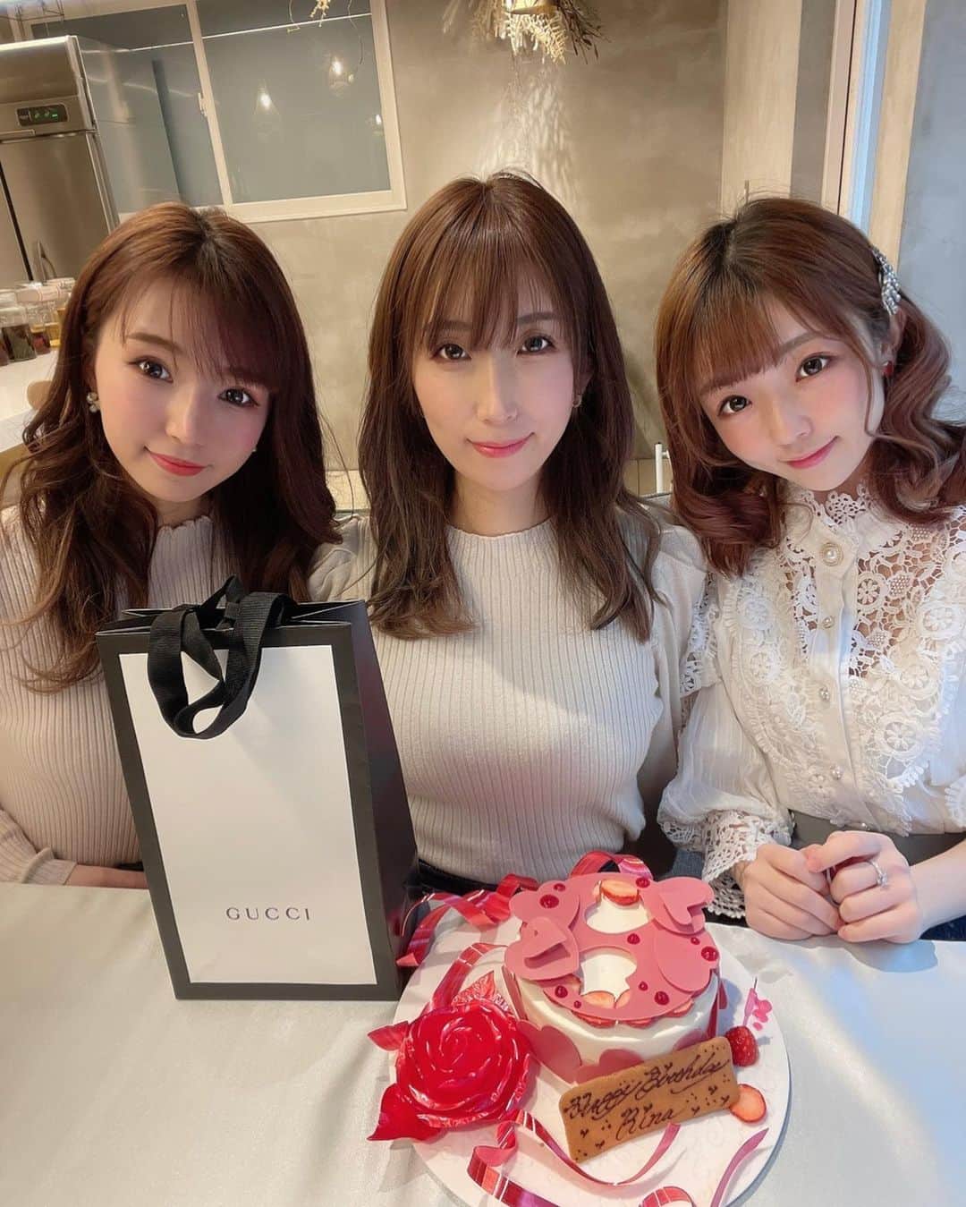 佐倉絆さんのインスタグラム写真 - (佐倉絆Instagram)「大好きで 大切な 誰よりも優しい彩奈リナ  お誕生日おめでとう🎂🎉🎁✨  #初めて交わした言葉 #まだはっきりと覚えてる #凸凹な僕らだけど #ここまでこれたのは #どんな時も変わらない強い絆 #出会えてよかったありがとう #涙や笑顔が未来に変わる #これから始まる奇跡を #一緒に描いていこうよ #100年先も #君はずっと #大切なmyfriend #落ち込んだ時は誰より #話を聞いてくれたよね #時間を忘れ朝まで語り合い #重ねてく夢のかけら #小さな幸せわけ会おう #辛い時は頼ってよここにいるから #今日も明日も #よろしくなMyfriend」2月26日 21時55分 - kizunasakura