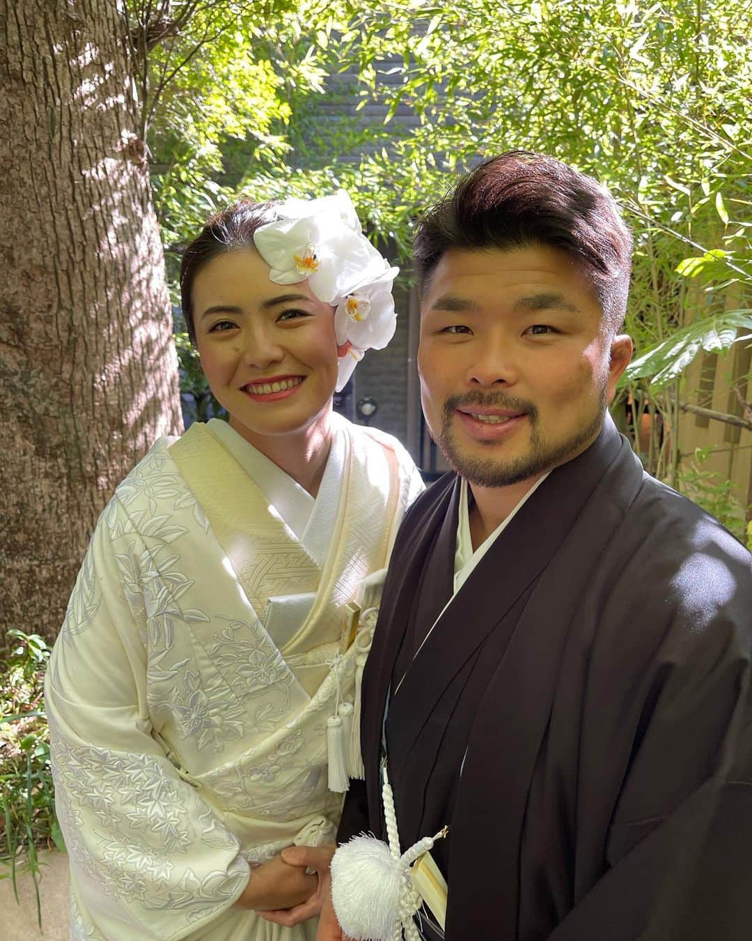 小林悠輔さんのインスタグラム写真 - (小林悠輔Instagram)「. 本日、入籍して一年の節目に家族のみで結婚式を行いました。  これからも支えてくださる方々への 感謝の気持ちを忘れずに夫婦共々精進して参ります。  妻はとても綺麗でした。」2月26日 22時49分 - yuuusuke0812