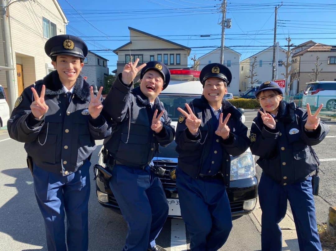 のインスタグラム：「突破ファイル✨✨✨ 3月3日！ シクヨロでぇい〜す🤣🌻🌻🌻」