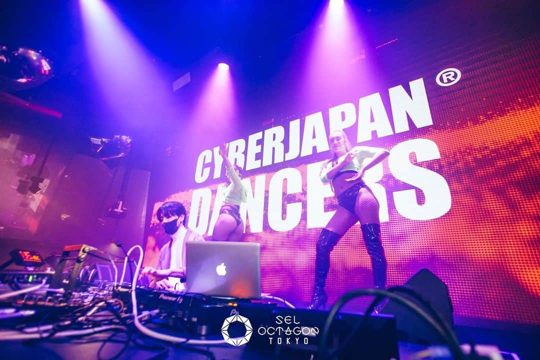 CYBERJAPAN Staffのインスタグラム：「毎週金曜日の @seloctagontokyo_official  #cyberbounce」