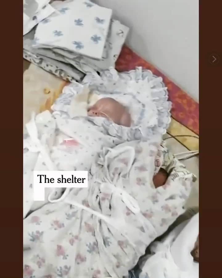 のインスタグラム：「Via @nytimes . These NICU  nurses are beyond incredible. Preemies and pets in a shelter trying to stay alive another day. The images and videos we are seeing that reflect the brutal reality of war are heartbreaking. I wish there was more that I  could do to help.  Prayers and donations seem like the bare minimum, but it’s all I know to do at this point . Link for donations list in BIO」