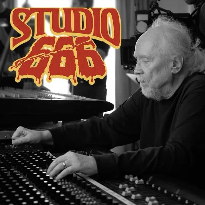 フー・ファイターズのインスタグラム：「Thank you @johncarpenterofficial!!! So fucking honored to have you and your music as part of @studio666movie!!! 🔪🩸🖤   #Studio666Movie is in theatres now!!! Link to tickets in bio.」