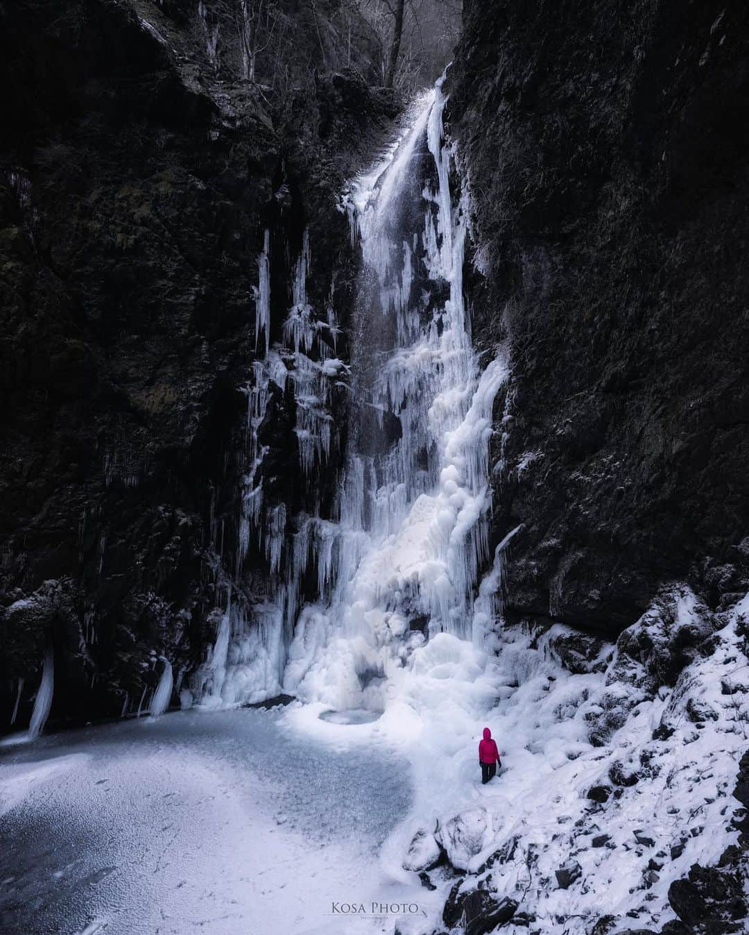 コサさんのインスタグラム写真 - (コサInstagram)「氷爆に魅せられて  冬の自然が生み出す神秘的な氷爆 圧倒的スケールに言葉を失う . Location:徳島 Tokushima / Japan🇯🇵 Date:2022年2月 Camera:Z9 /14-24mm f2.8 . #tokyocameraclub #art_of_japan_ #Japan_Daytime_View #team_jp_ #photo_jpn #sorakataphoto #LBJ_KING #mst_member #広がり同盟メンバー #special_spot_legend #bestphoto_japan #nipponpic_member #japan_bestpic_ #Rox_Captures #colore_de_saison #IG_PHOS #ptk_japan #氷爆 #bestjapanpics #Lovers_Nippon #jgrv_member #light_nikon #Zcreators #japan_waphoto #みんすと  #神通の滝 #ap_japan_ #IGersJP #pixlib_jp #photolife_interview」2月27日 7時53分 - kosa_photo