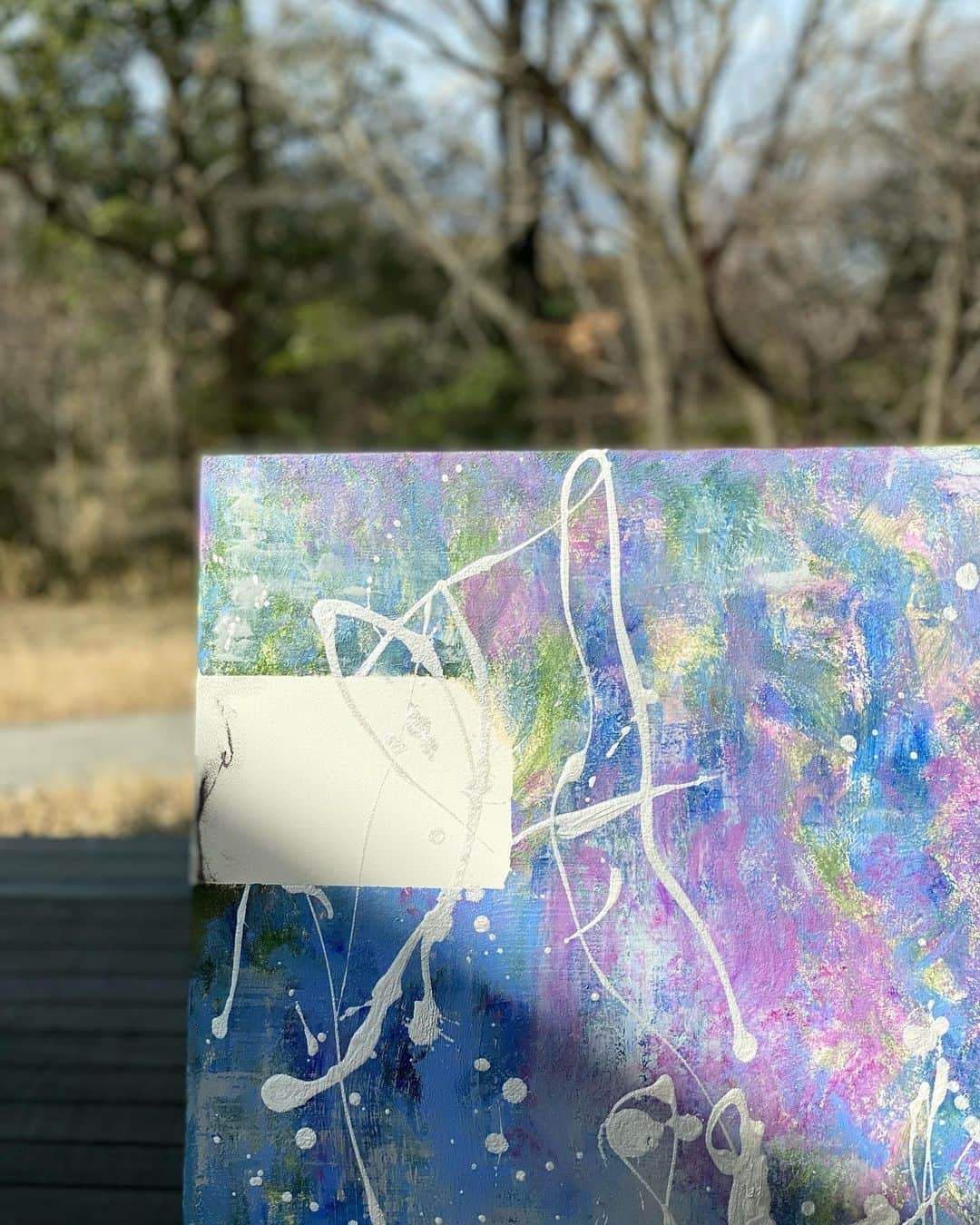 のインスタグラム：「『萌春〜Houshun』 H803㎜×W1167㎜　  晴天なら、生まれることのなかった作品。　  朝の青空を喜んだのも束の間。 制作時間中、寒空に変わり瀬戸内の陽を恋しく想う。  おかげで、 春の芽を待ち焦がれる木々を描くことに。  翌日、晴天の中で見る作品は春の新芽がでてきているようにも見えました。  #suitounakatsuka  #中塚翠涛  #2月の空 #寒空　#晴れのち曇りのち晴れ #artwork  #calligraphy  #art #瀬戸内  #setouchi   @creators_space.ntv  @bellavista_jp」