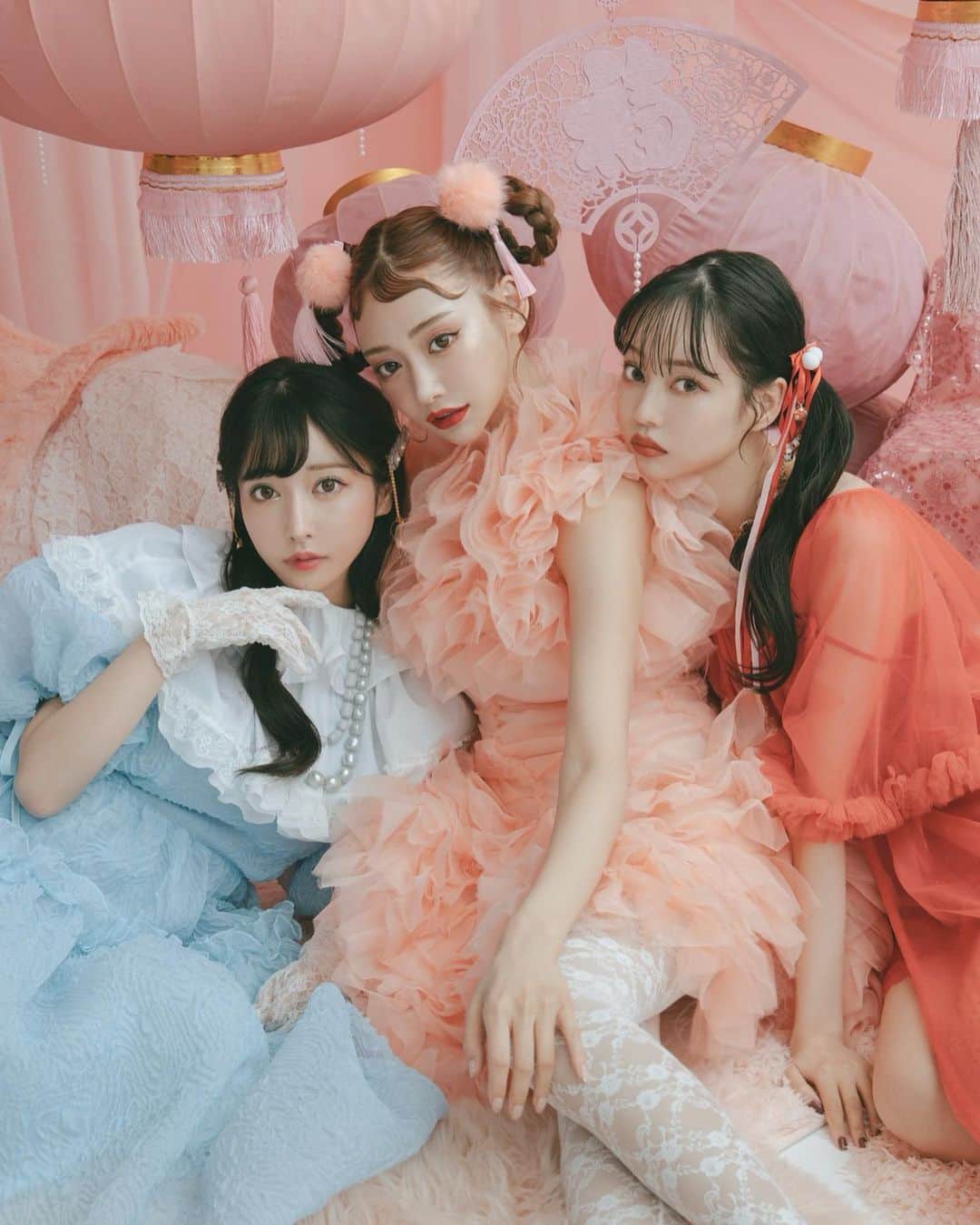 明日花キララのインスタグラム：「顔面最強三姉妹👸🏼💠」