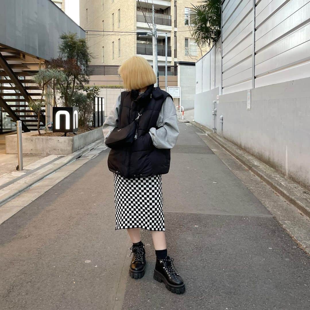 カノンのインスタグラム：「🖤🤍」
