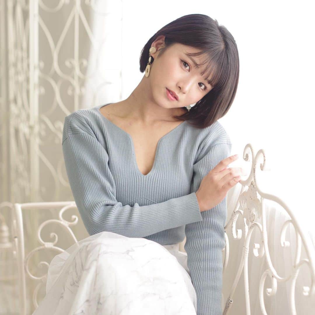 山本ゆうかのインスタグラム：「配信早目に終えたから久しぶりにゲームするぞ！！！うりゃあ！！！ の前に犬お風呂入れる。」