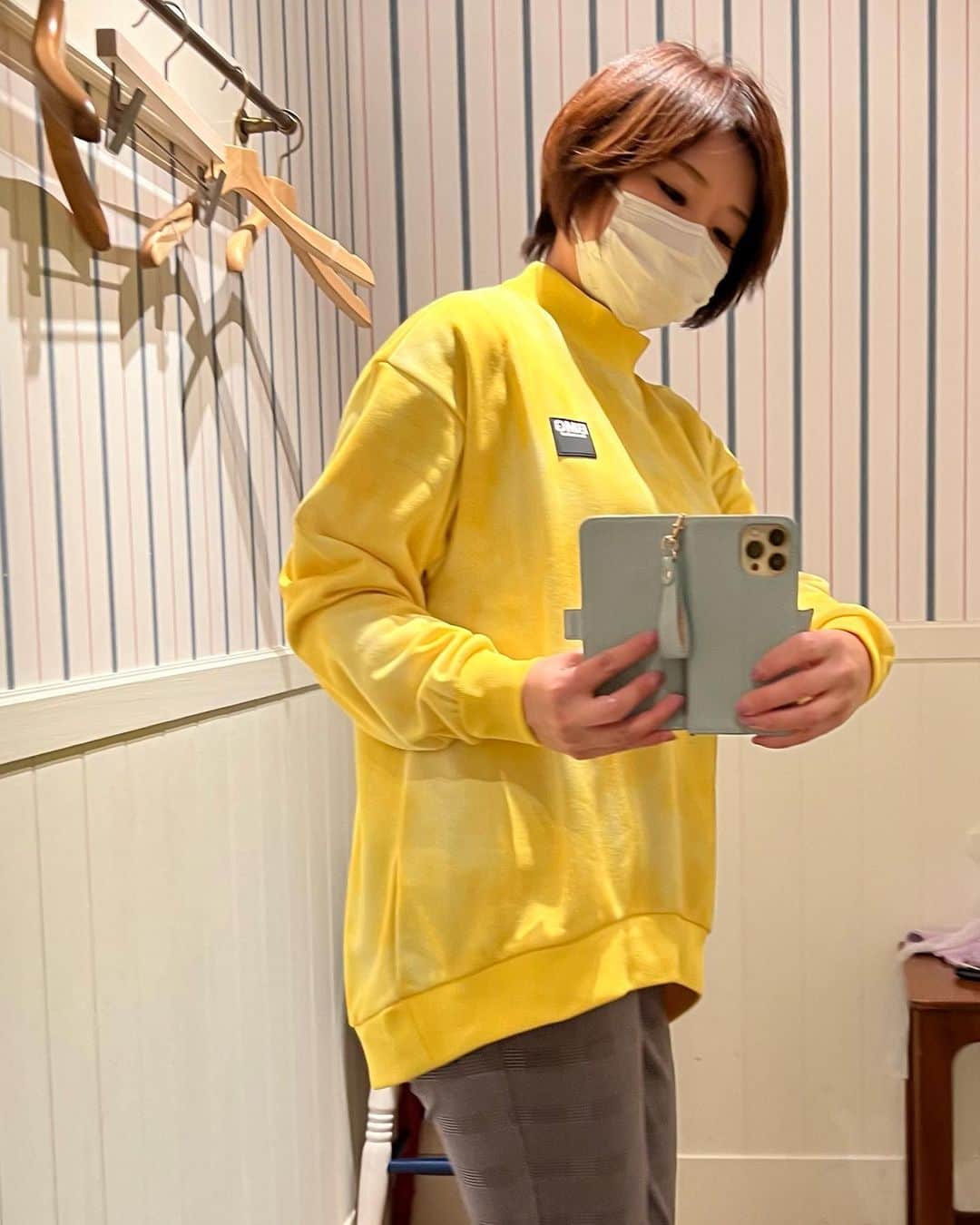 勝又優美さんのインスタグラム写真 - (勝又優美Instagram)「BEAMS GOLF、春の新作が続々とショップに並んで来ました！ こちらはメンズもあります☺️ カジュアルなコース⛳️や、トレーニングでも活躍しそう。 普段着でも可愛い💕 おススメです☺️ メンズもあります！ 気になる方はオンラインショップ、 全国のBEAMS GOLFショップでチェックしてください！  https://www.beams.co.jp/item/beamsgolf/tops/83130067444/?color=19  #beamsgolf  #2022ss  #勝又優美 #ゴルフ #ゴルフ女子 #golf #ゴルフコーデ #ゴルフウェア #ゴルフ女子コーデ #ゴルフレッスン #golfstagram」2月27日 20時34分 - yumi.katsumata