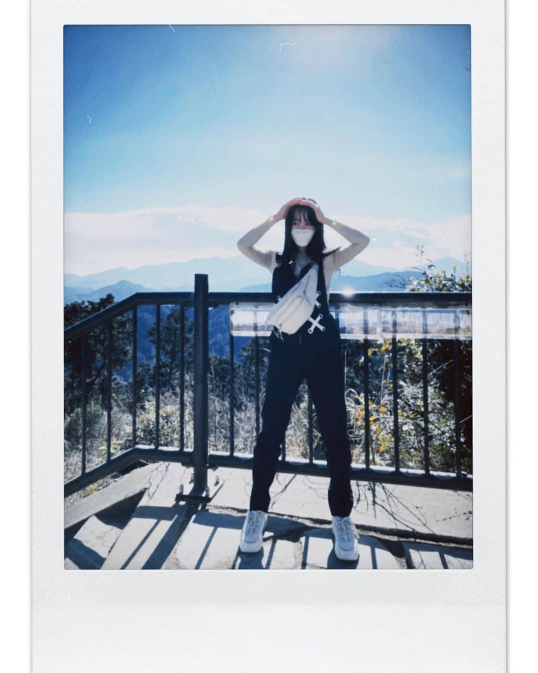 のインスタグラム：「毎年恒例、登ってきました🗻  と、いっても 途中まで🚠です。 いつかちゃんと登りたい!  お洋服タグ付けてます~」