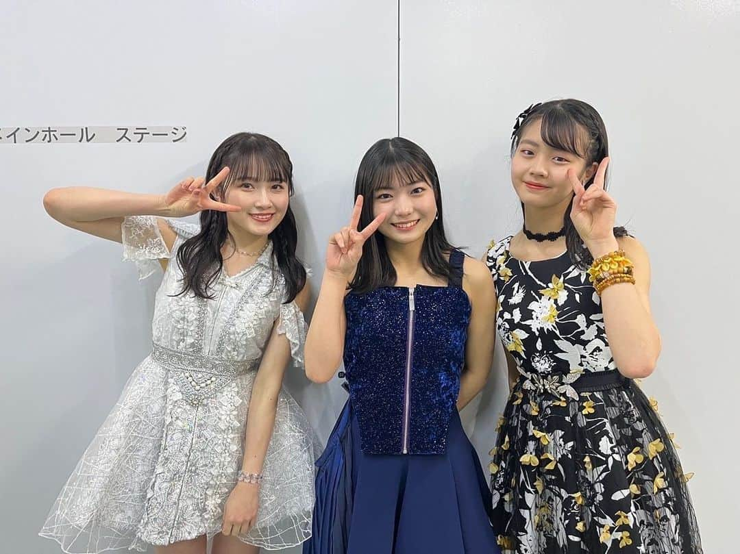 森戸知沙希さんのインスタグラム写真 - (森戸知沙希Instagram)「『Hello! Project 2022 Winter 〜LOVE & PEACE〜』全公演終わりました💗✌️  　 　 きてくださった皆さんありがとうございます！ 　 　 中止になってしまった公演もあったので、早くお会いできる日を楽しみにしてます🍀 　 　 　 一緒に「糸島Distance」を歌った 川名凜ちゃん💚福田真琳ちゃん💙 　  　 #森戸知沙希  #morningmusume22  #helloproject  #モーニング娘  #loveandpeace  #ハロコン」2月27日 21時10分 - chisaki__morito.official