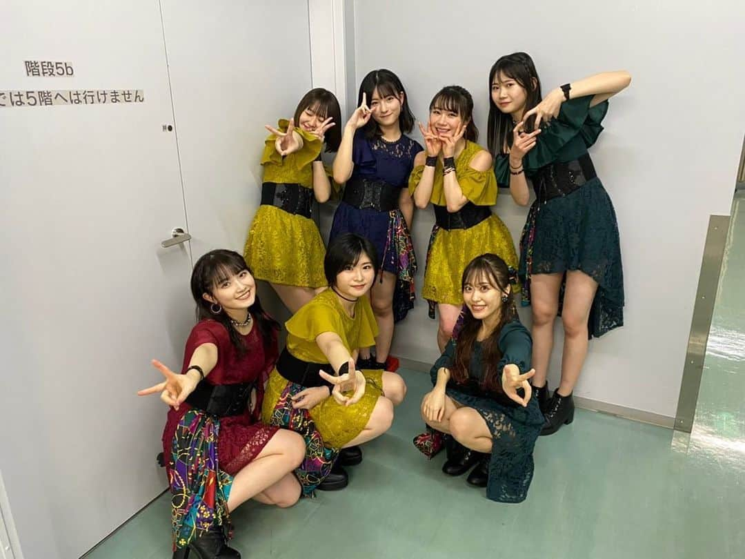 森戸知沙希さんのインスタグラム写真 - (森戸知沙希Instagram)「『Hello! Project 2022 Winter 〜LOVE & PEACE〜』全公演終わりました💗✌️  　 　 きてくださった皆さんありがとうございます！ 　 　 中止になってしまった公演もあったので、早くお会いできる日を楽しみにしてます🍀 　 　 　 一緒に「糸島Distance」を歌った 川名凜ちゃん💚福田真琳ちゃん💙 　  　 #森戸知沙希  #morningmusume22  #helloproject  #モーニング娘  #loveandpeace  #ハロコン」2月27日 21時10分 - chisaki__morito.official