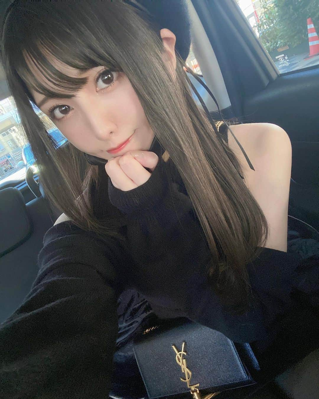 倉木しおりのインスタグラム：「わしとデートするか？  #倉木しおり #av女優 #デート服」