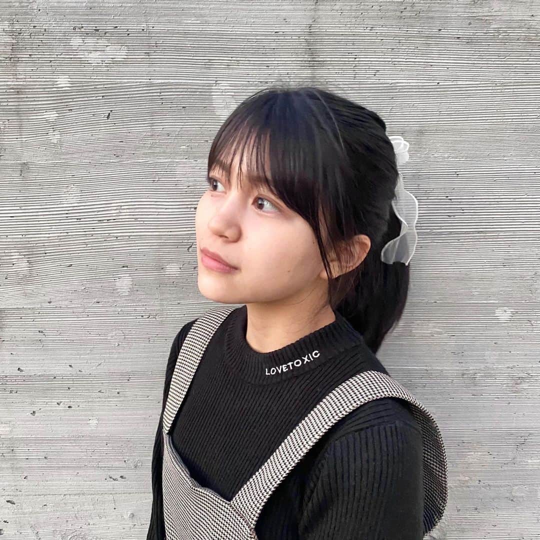 北川花音のインスタグラム：「⁡ ⁡2月生まれの皆さん、 お誕生日おめでとうございます！ ⁡ 2枚目の写真は、 私がずっと食べたかったお菓子です笑 売っているところが分からなくて、探してたんですけど、妹が買ってきてくれました〜!! 美味しかったよ〜！ ⁡ #ハリボー  #北川花音  #ニコラ  #nicola」